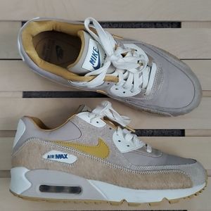 Women's Nike Air Maxes